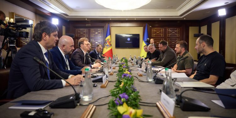 Premierul Dorin Recean s-a întâlnit la Kiev cu președintele Ucrainei, Volodimir Zelenski: „Moldova înțelege cât de important este să sprijine Ucraina după începerea războiului” | VIDEO