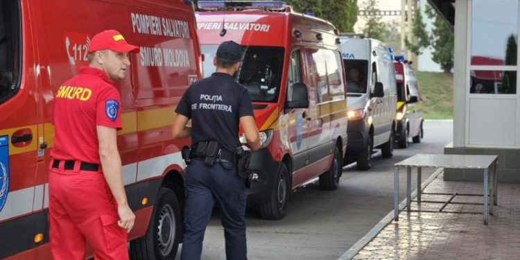 Șase moldoveni răniți în accidentul din România au ajuns la Institutul de Medicină Urgentă din Chișinău. Pacienţii au fost transportaţi în Moldova cu trei echipaje SMURD | VIDEO