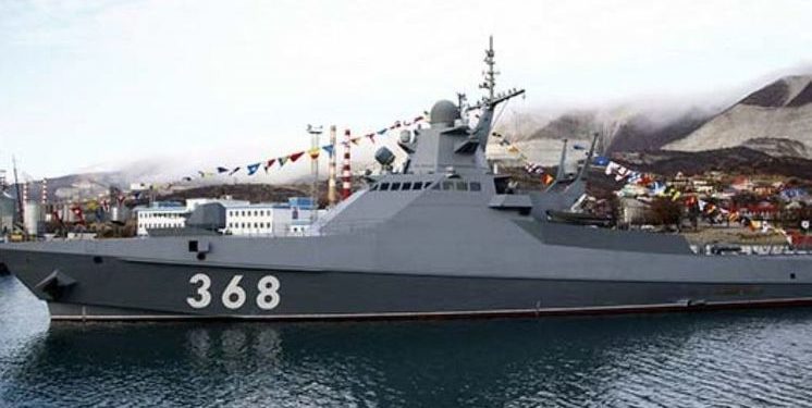 Российские военные открыли предупредительный огонь, чтобы остановить в Черном море иностранный сухогруз