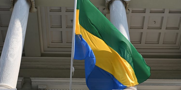 В Габоне военные устроили путч. Они объявили о захвате власти после того, как стало известно о переизбрании действующего президента на третий срок