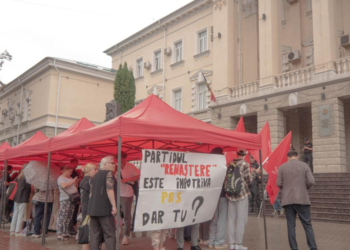 CEC a obligat Partidul „Renaștere” să-și scoată corturile și să nu distribuie pliante. Vasile Bolea: CEC a devenit un instrument de cenzură | VIDEO