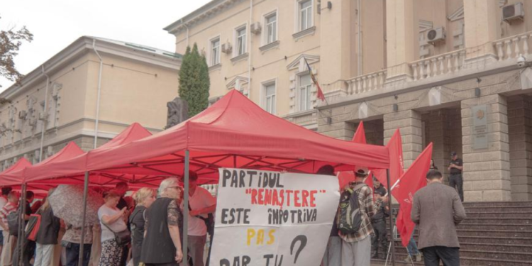 CEC a obligat Partidul „Renaștere” să-și scoată corturile și să nu distribuie pliante. Vasile Bolea: CEC a devenit un instrument de cenzură | VIDEO