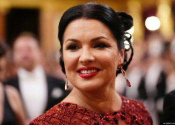 Российская оперная певица Анна Нетребко потребовала от оперы в Нью-Йорке $360 тыс. компенсации