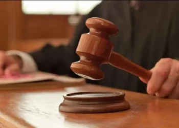 Procurorii și judecătorii din funcțiile-cheie vor fi supuși evaluării externe: Proiectul, votat în lectură finală