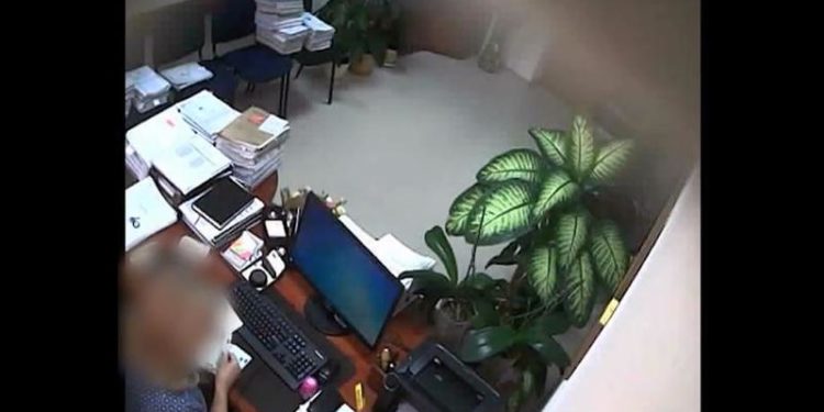 Magistrata Liubovi Brînza, anchetată în dosarul mitei pentru judecători, restabilită de CSM în funcţie