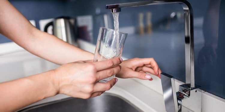 Apa și canalizarea s-ar putea scumpi din nou: „Apă-Canal Chișinău” cere majorarea tarifelor cu aproape doi lei | VIDEO