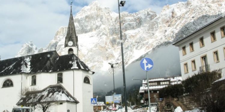 Vremea extremelor își face de cap în Italia. După canilculă- furtuni, iar la final de august s-a așternut zăpada