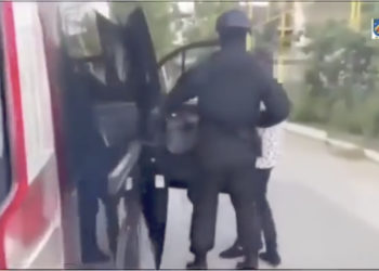 „Trei bărbați din Ialoveni și Orhei – reținuți pentru șantaj cu peste 4.500.000 lei, după ce victima a cumpărat un imobil în Orhei”