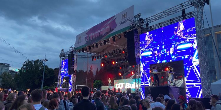 Transparență financiară. Primăria Chișinău nu a publicat cheltuielile pentru evenimentul de duminica trecută „Chișinău Youth Fest”. Potrivit presei, doar un concert solo al trupei “The Motans” ajunge la 10 mii de euro | VIDEO