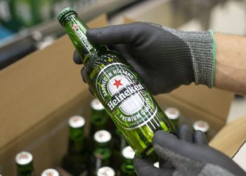 Heineken și-a vândut operațiunile din Rusia pe 1 euro