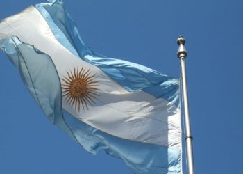 Argentinienii, chemaţi la vot pentru a-şi stabili candidaţii la alegerile prezidenţiale şi legislative parţiale din octombrie