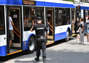 В Кишиневе уволили кондуктора, выставившую из троллейбуса 10-летнего ребенка