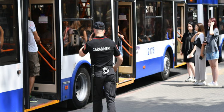 В Кишиневе уволили кондуктора, выставившую из троллейбуса 10-летнего ребенка