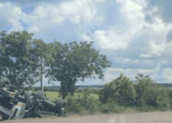 Accident pe traseul Otaci-Soroca: Un camion a derapat de pe traseu și s-a răsturnat într-un șanț