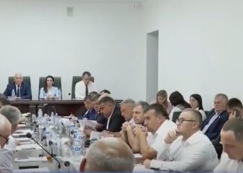 „E timpul ca să se decidă odată, oamenii suferă”. Ce spun deputații și locuitorii Găgăuziei despre faptul că Comitetul Executiv, din nou nu a fost aprobat | VIDEO