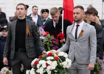 Purtarea panglicii bicolore de 9 Mai: Alți doi socialiști scapă de pedeapsă