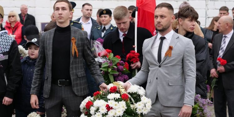 Purtarea panglicii bicolore de 9 Mai: Alți doi socialiști scapă de pedeapsă