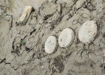 Trei mine antitanc de pe timpul celui de-al doilea Război Mondial, descoperite pe malul Prutului