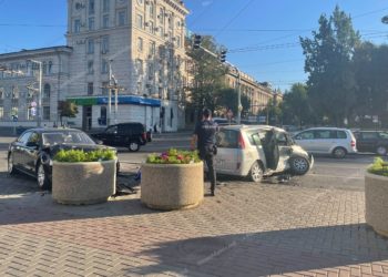 ДТП на центральной площади Кишинева. Есть пострадавшие | VIDEO/FOTO