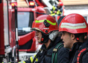 Un tren de călători a luat foc în Gara de Vest din Ploiești