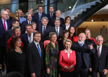 Comisia Europeană a cheltuit aproape 3 milioane de euro pentru fotografii și imagini video cu comisarii săi