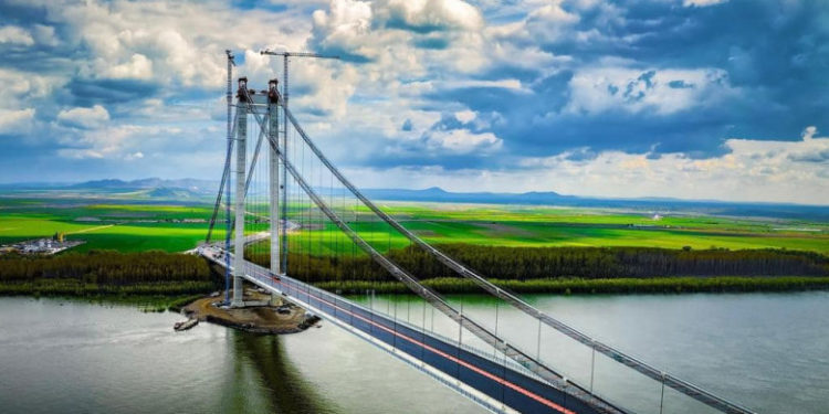 Podul peste Dunăre de la Brăila are deja primele probleme: „Asfaltul s-a lăsat și a fugit” | VIDEO