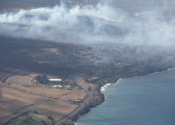 Joe Biden a declarat stare de dezastru major în Hawaii. Localnicii fug din calea flăcărilor, în timp ce casele lor sunt făcute scrum | FOTO