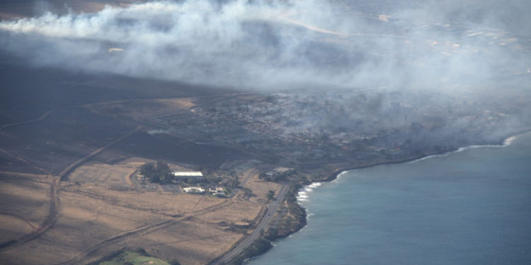 Joe Biden a declarat stare de dezastru major în Hawaii. Localnicii fug din calea flăcărilor, în timp ce casele lor sunt făcute scrum | FOTO