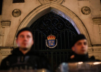 Atac armat la un consulat al Suediei din vestul Turciei: O angajată a fost grav rănită