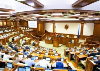 Ședință extraordinară a Parlamentului: Deputații BCS au părăsit sala, în timp ce deputații Partidului interzis ”ȘOR”, spun că ședința încalcă procedurile prevăzute de Regulament | VIDEO