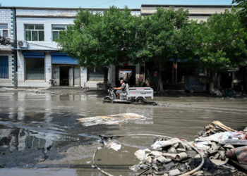 Ploile torențiale și inundațiile au făcut ravagii în China. Zeci de oameni au murit