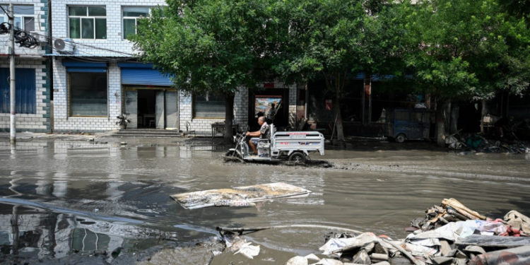 Ploile torențiale și inundațiile au făcut ravagii în China. Zeci de oameni au murit