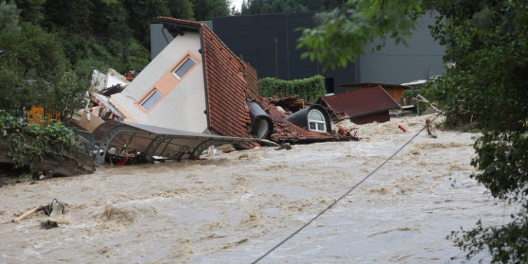 „Cel mai mare dezastru natural din ultimele trei decenii”. Slovenia cere ajutorul UE și NATO după inundațiile devastatoare