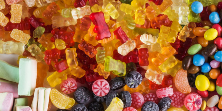 Cehia: Doi copii au mâncat din greșeală bomboane cu canabis. Poliția a deschis o anchetă