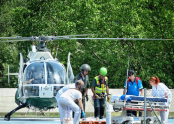 Un autocar plin cu turiști s-a rostogolit de două ori în afara unui drum de munte, în Spania. Mai multe persoane au fost rănite grav