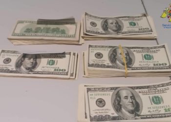 S-a pornit spre Sharm el Sheikh cu 27.000 de euro ascunși în valiză. Cetățeancă străină, documentată pe Aeroport