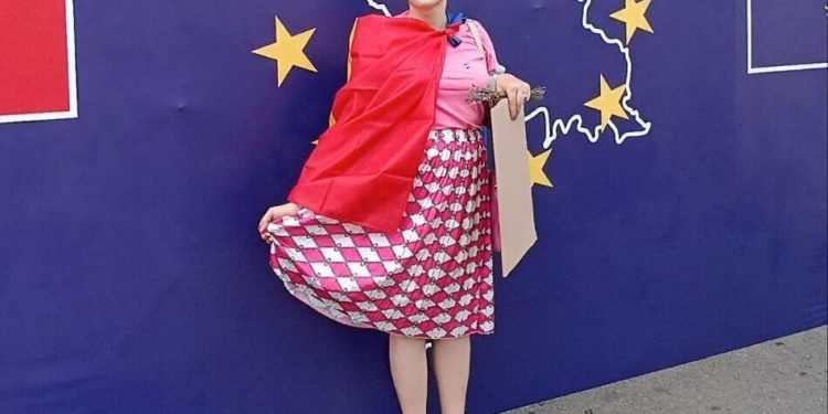 Persoană transgender, discriminată într-o bancă din Chișinău. Consiliul de Egalitate a emis recomandări pentru instituția financiară | VIDEO