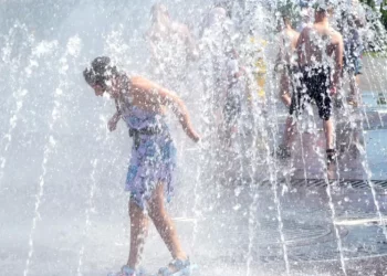 Жаркая погода сохраняется: прогноз на воскресенье