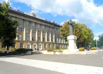 Zăpușeala a dat peste cap activitatea direcției transport public din Bălți: Aproximativ 30 de taxatori nu au ieșit pe linie. Cum explică autoritățile locale | VIDEO