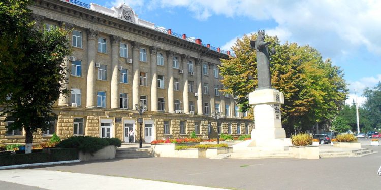 Zăpușeala a dat peste cap activitatea direcției transport public din Bălți: Aproximativ 30 de taxatori nu au ieșit pe linie. Cum explică autoritățile locale | VIDEO