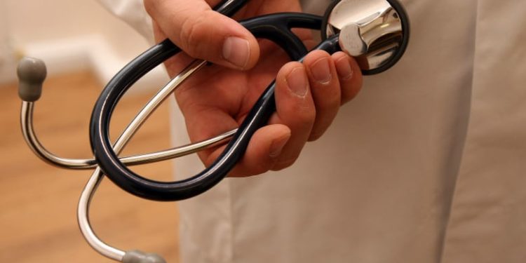 Medicul care își amenința pacienta cu Kalașnikov pentru că vorbește în rusă, sancționat: A fost trimis la cursuri de etică și a primit un avertisment cu o notă în dosarul personal | VIDEO