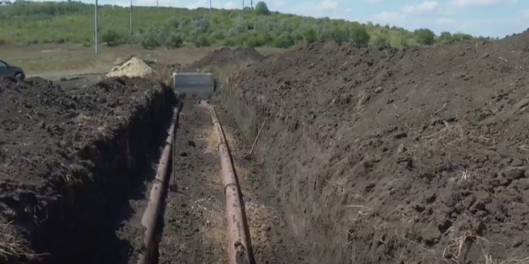 Programul ”Satul European”: În trei localități din suburbia Chișinăului au început lucrări la rețelele de canalizare, cu o stație de pompare regională. Pentru finalizarea lucrărilor mai este nevoie de bani | VIDEO