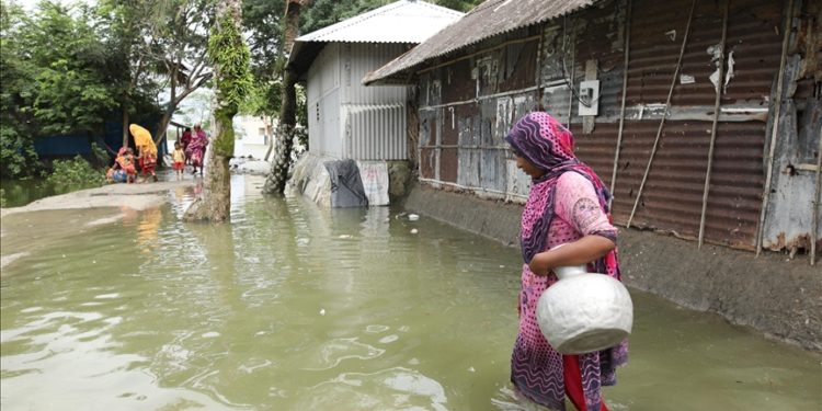 Inundaţii masive în Bangladesh: Cel puţin 55 de persoane au murit de la începutul lunii august