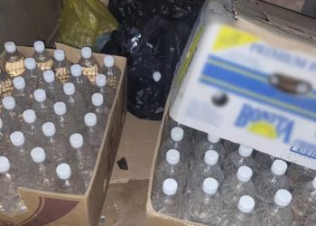 Afacere cu alcool contrafăcut și produse de tutungerie: Au fost ridicate peste 150 de litri și 100 de mii de țigarete