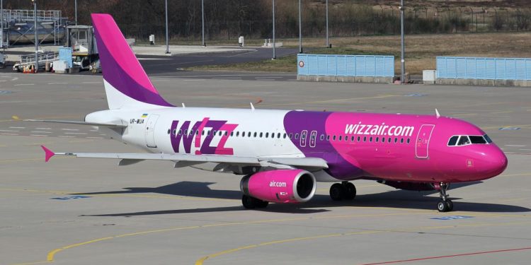 Wizz Air, în centrul unui nou scandal în România: Compania a anulat 9 curse într-o zi