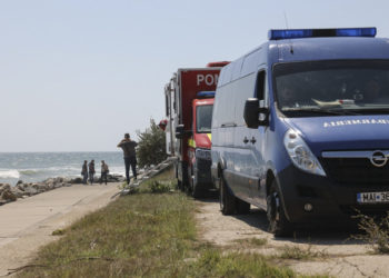 Detalii de la explozia pe litoralul românesc, la Costinești. O persoană a avut nevoie de ajutor medical, iar o altă mină încă plutește în larg | VIDEO