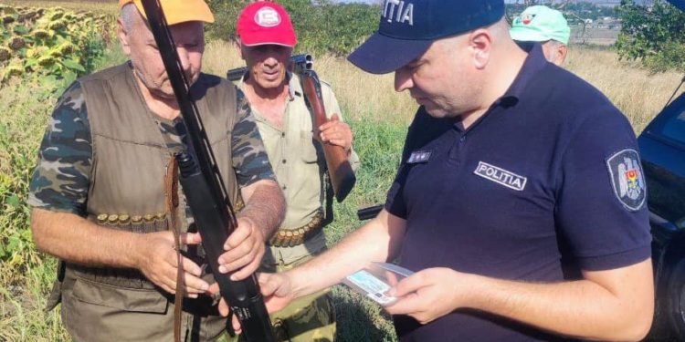 Regulile care trebuie să le respecte vânătorii pentru prevenirea incidentelor şi evitarea amenzilor