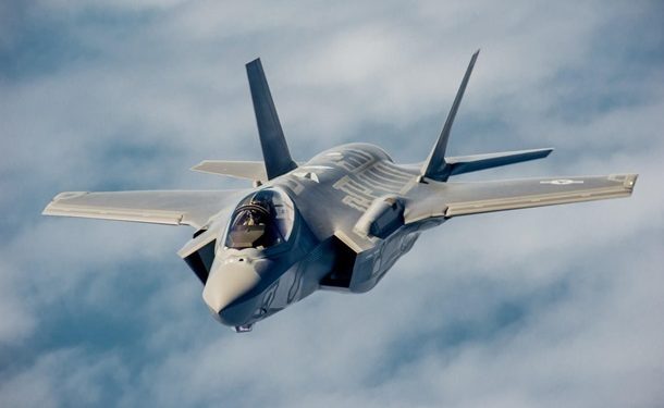 В США потеряли истребитель F-35, из которого катапультировался пилот. Военные попросили у местных жителей помощи в поисках