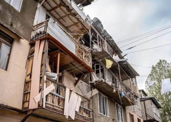 Омбудсмен Армении заявила о 32 погибших в результате обстрелов в Карабахе