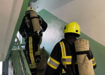 Три пожарных расчета тушили возгорание жилом доме в столице